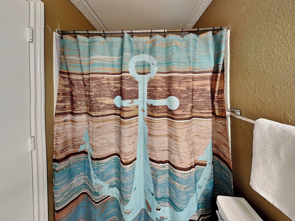 The Lazy Turtle by Silver Sands Vacation Rentals