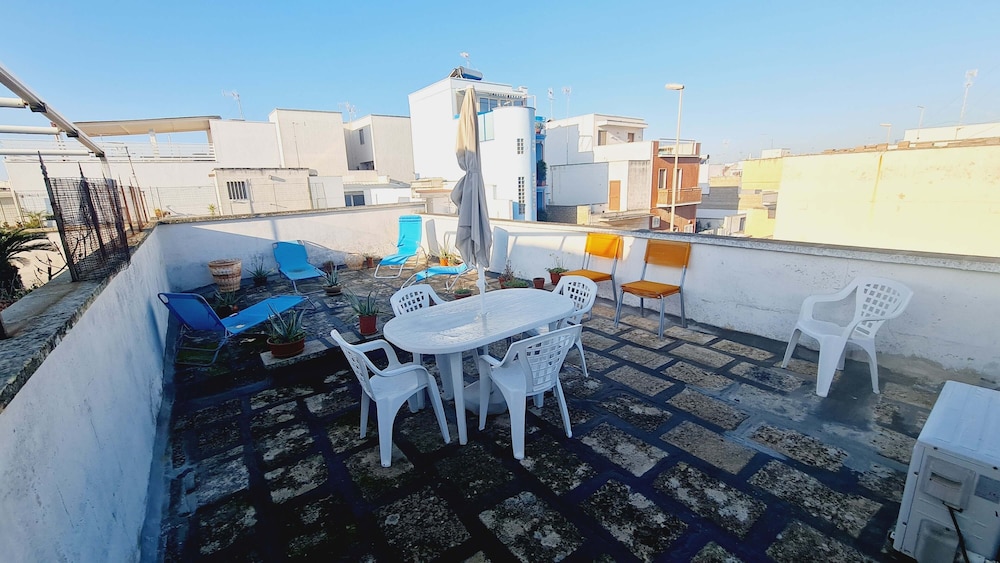 Ambra House