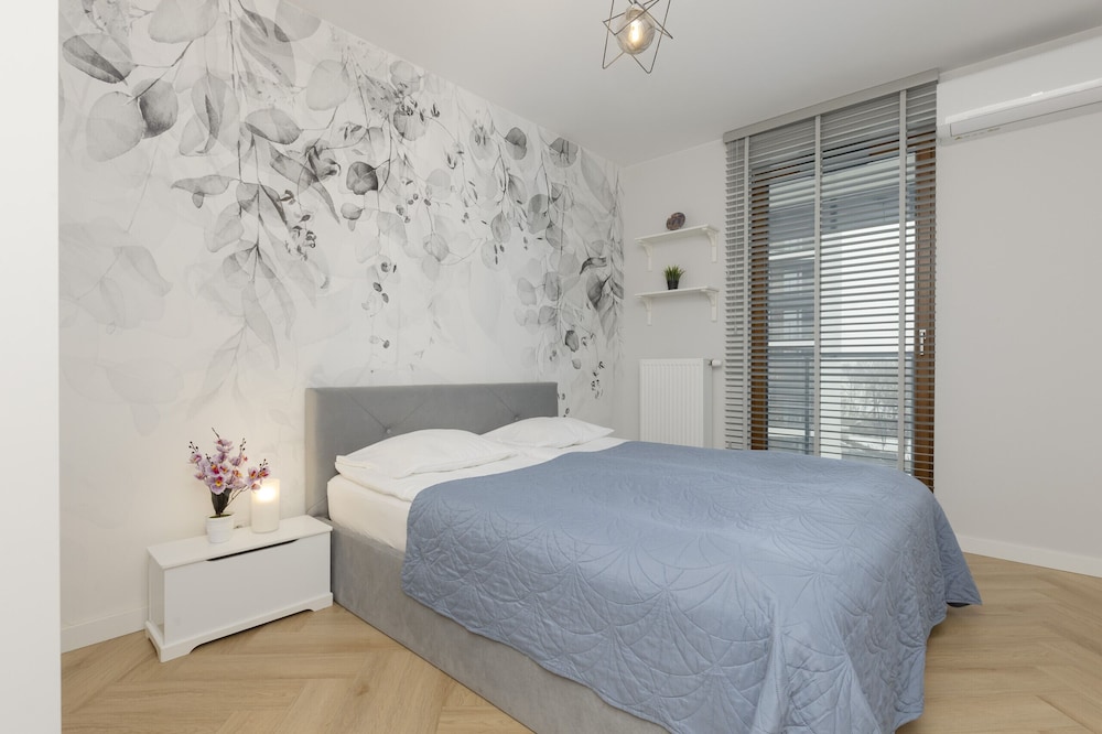 Near the Airport Warsaw by Renters view 5
