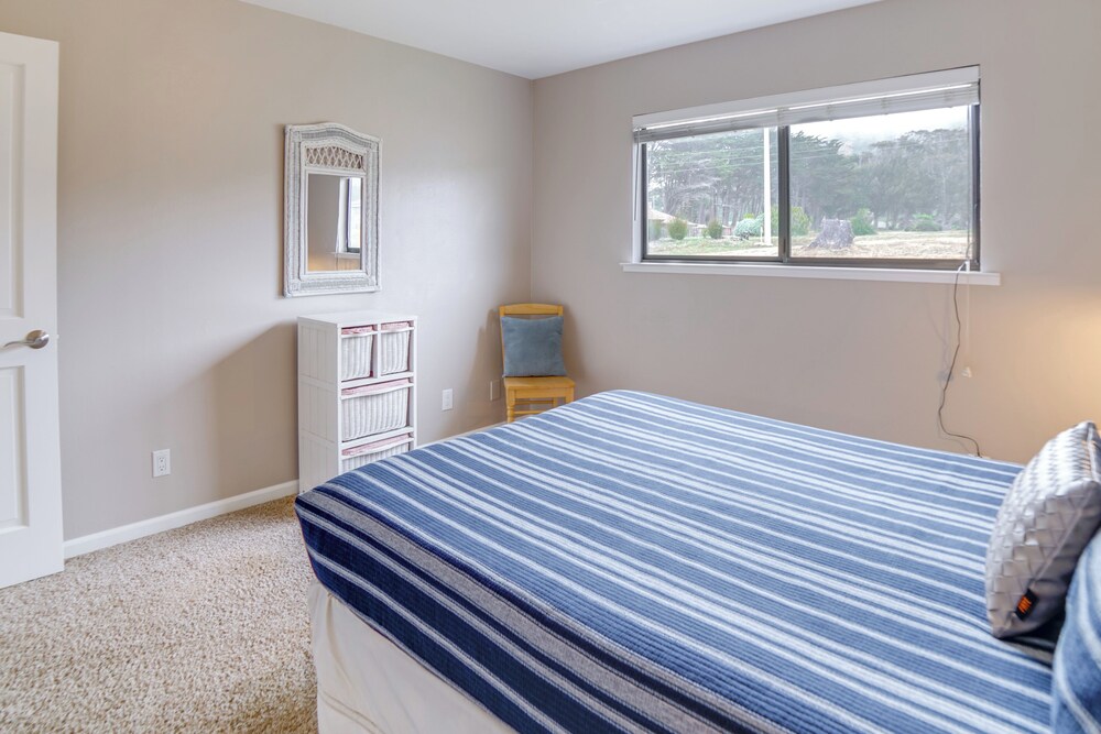 Beach Access & Hot Tub: Coastal Gem in Manchester