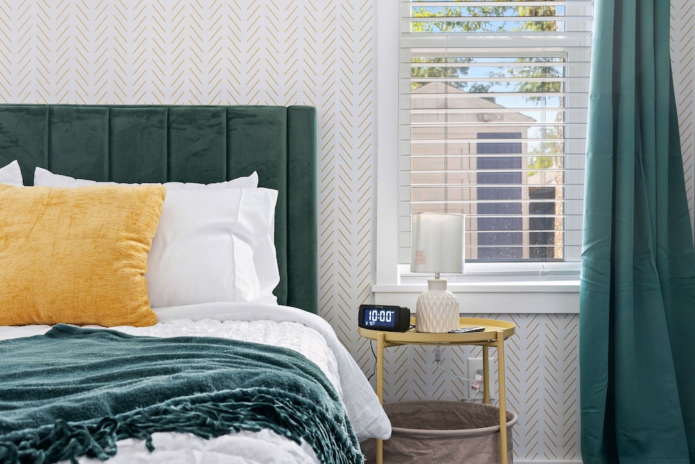 Emerald Indigo House Pet Friendly