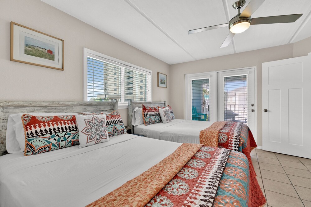 Gulf Coast Condominium Unit 4 2 Bedroom Condo by RedAwning view 4