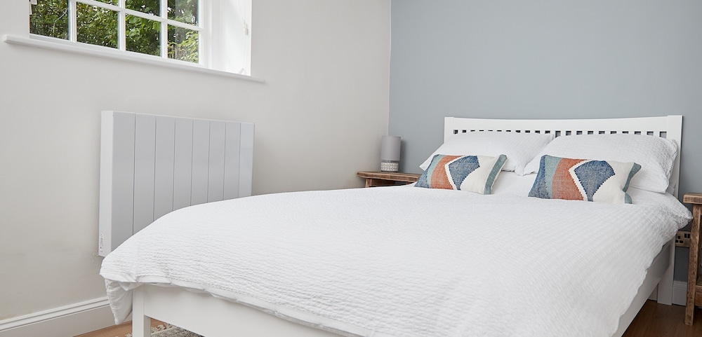Lovely Quiet Cottage in Kemerton! view 5