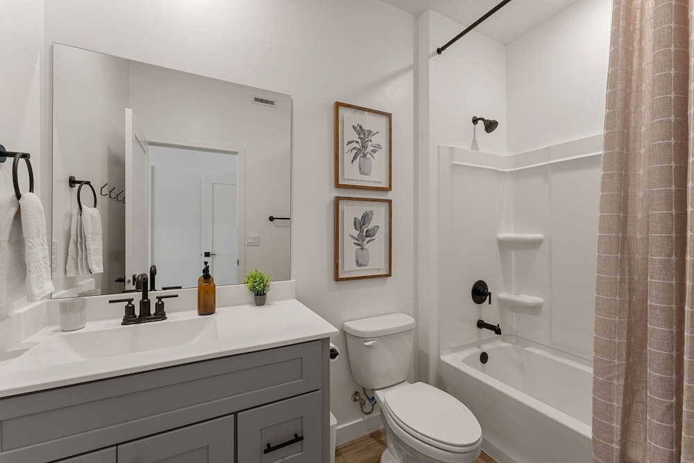 Adventure Basecamp 4 Bedroom Townhouse