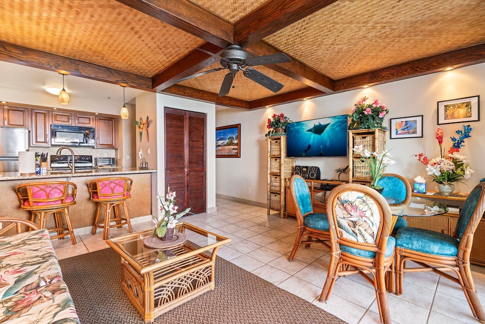 Easy Walk to Town Ocean Front AC & Wifi - Vrkcv