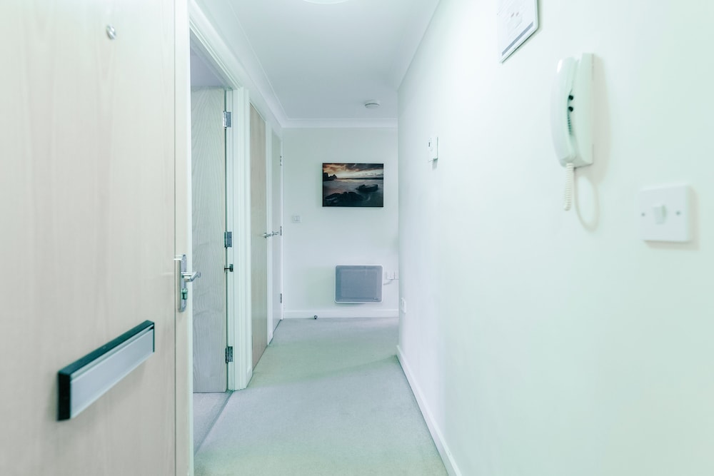 Guildford Vacations - Roomspace Apartments-Courtyard Guildford - Property Image 24