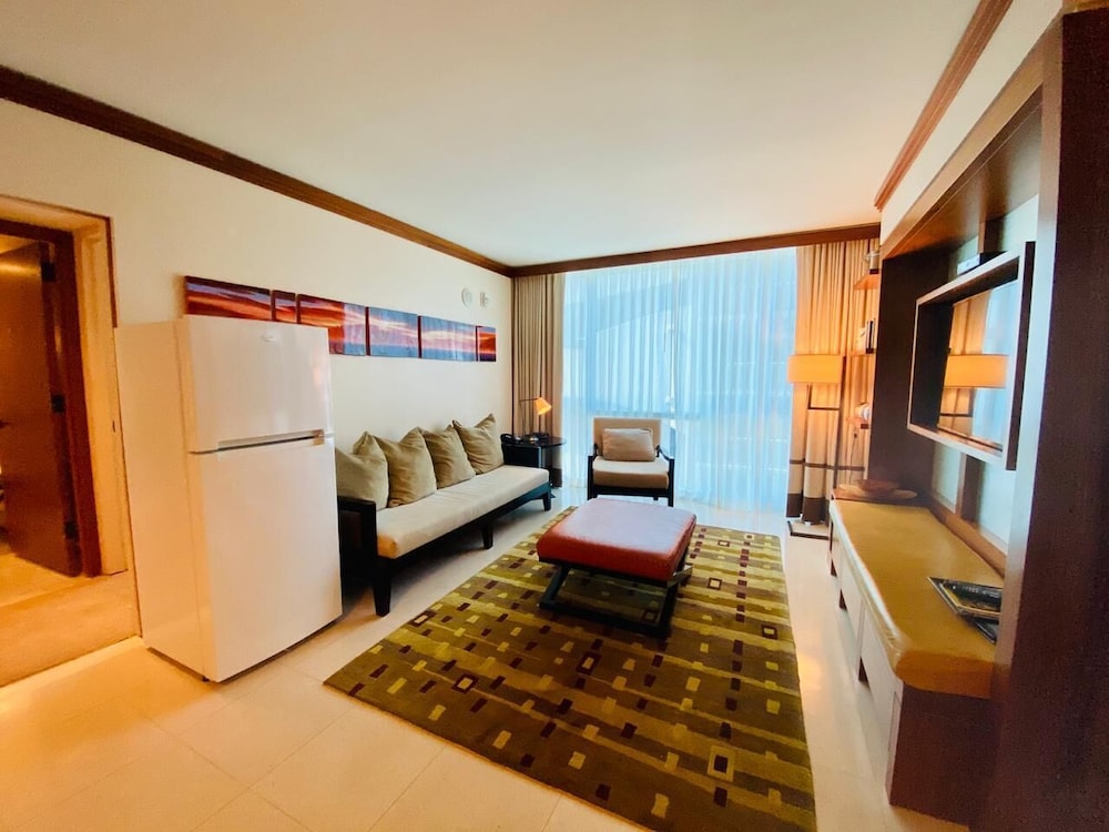 Carillon Miami Beach Private Suites