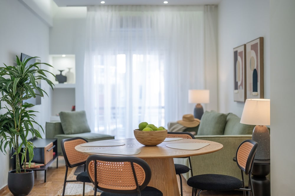 LIV - Marvelous Apartment Near Acropolis