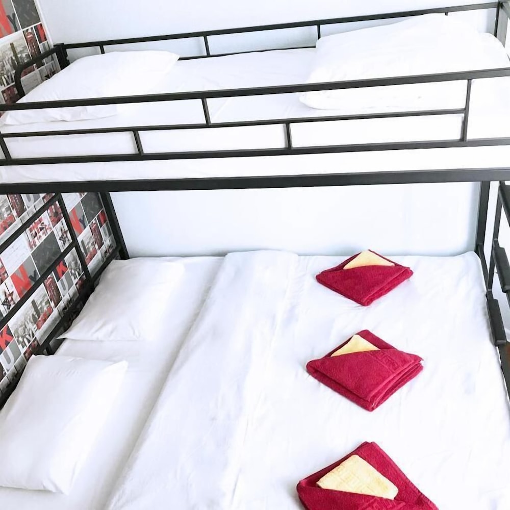 Christal - Hostel
