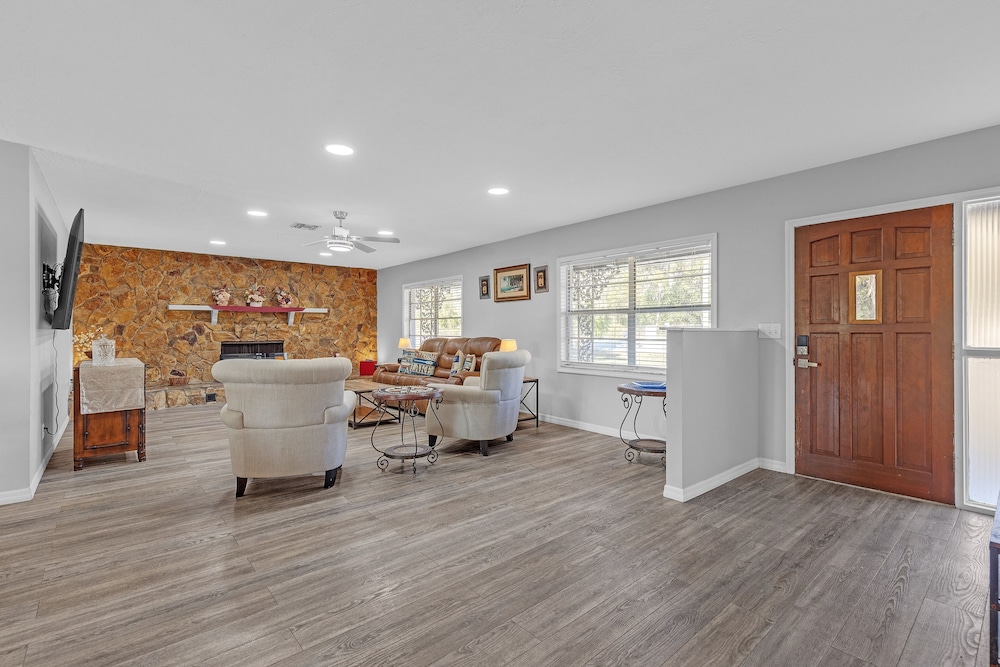 Waterfront Retreat W/ Canal Access 3 Bedroom Home