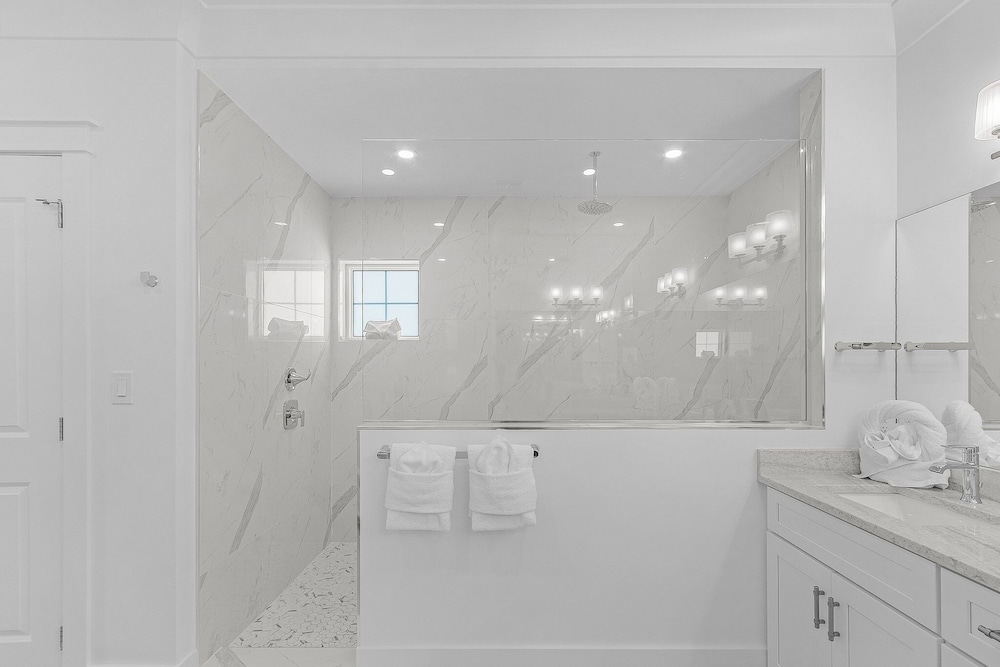 673 White Sands Retreat: Bay Views, Pool, Elevator 5 Bedroom Home
