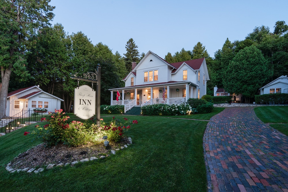 Hotel Thorp House Inn & Cottages