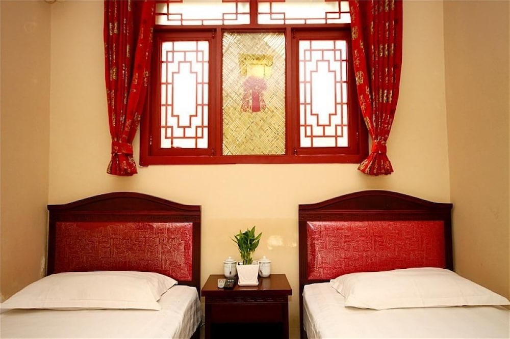 Leo Hostel