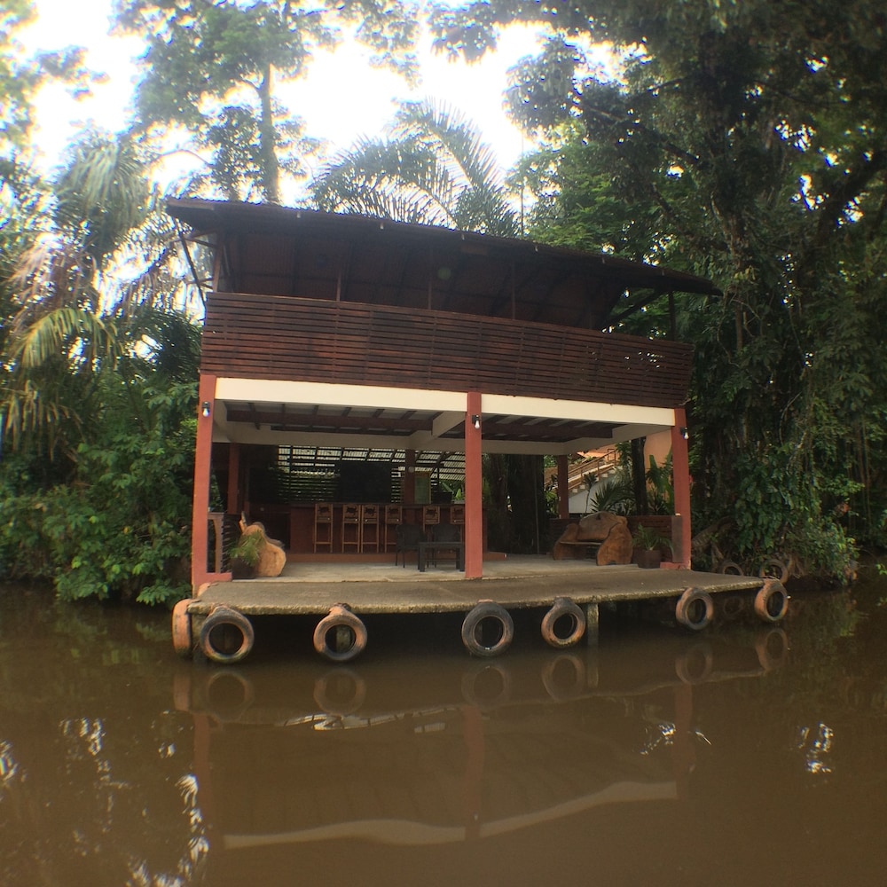 Foresta Lodge