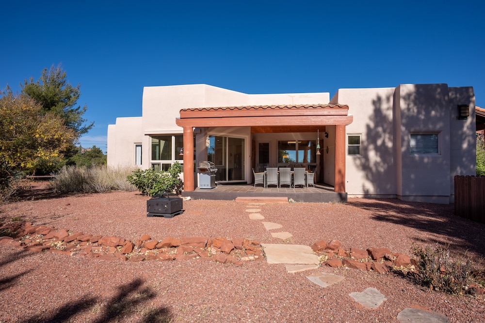 Hot Tub & Mtn Views: Expansive Sedona Retreat view 2