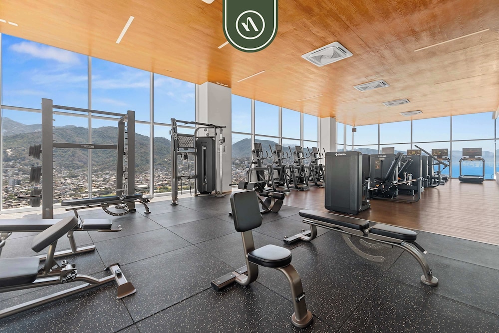 Luxury Oceanfront 3 BR Condo - Pools