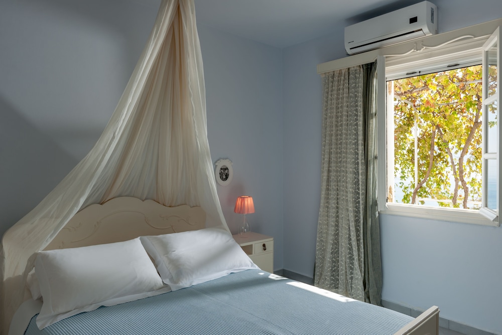 Kimolian Houses photo 5