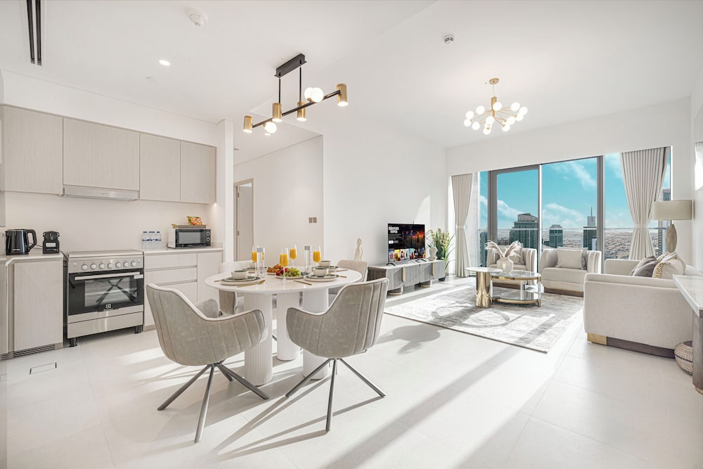 Grande Suites by Hostiva - Sea View