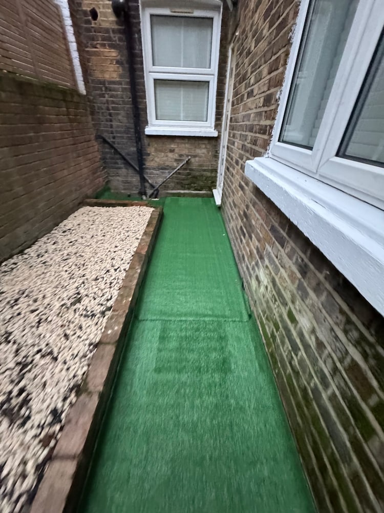 Cozy 2br-5guests-near Attractions-garden