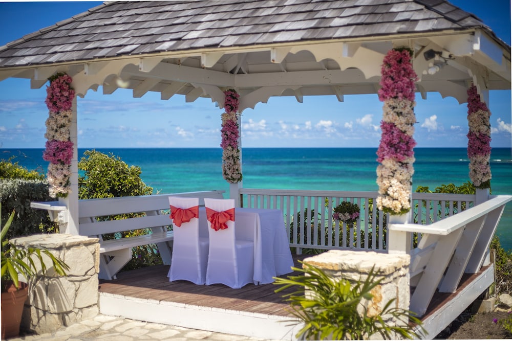 Pineapple Beach Club Antigua - Adults Only – All Inclusive