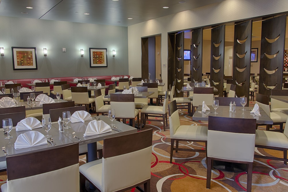 Elizabeth Vacations - Embassy Suites Newark Airport - Property Image 6