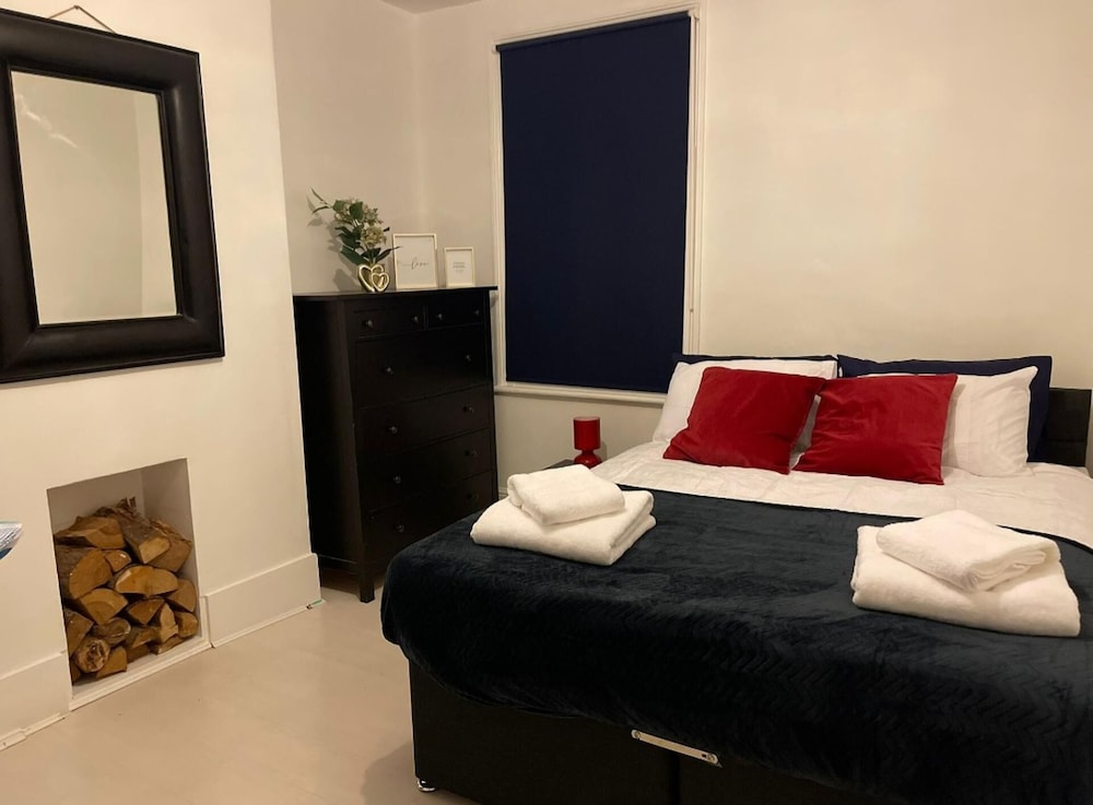 Lovely Large London Apartment, Near Stratford