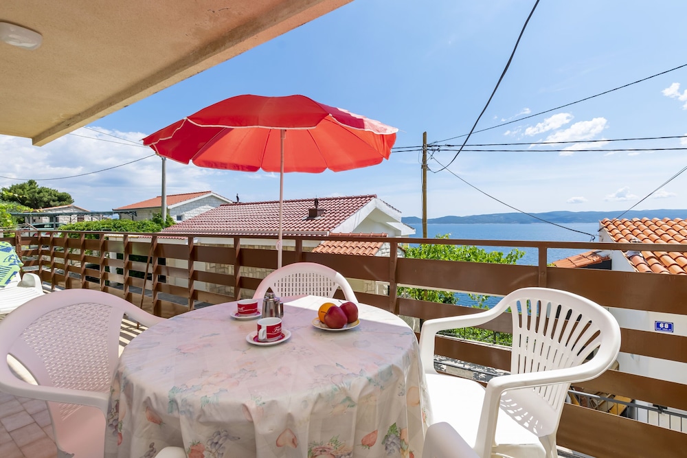 Apartments Mirjana view 2