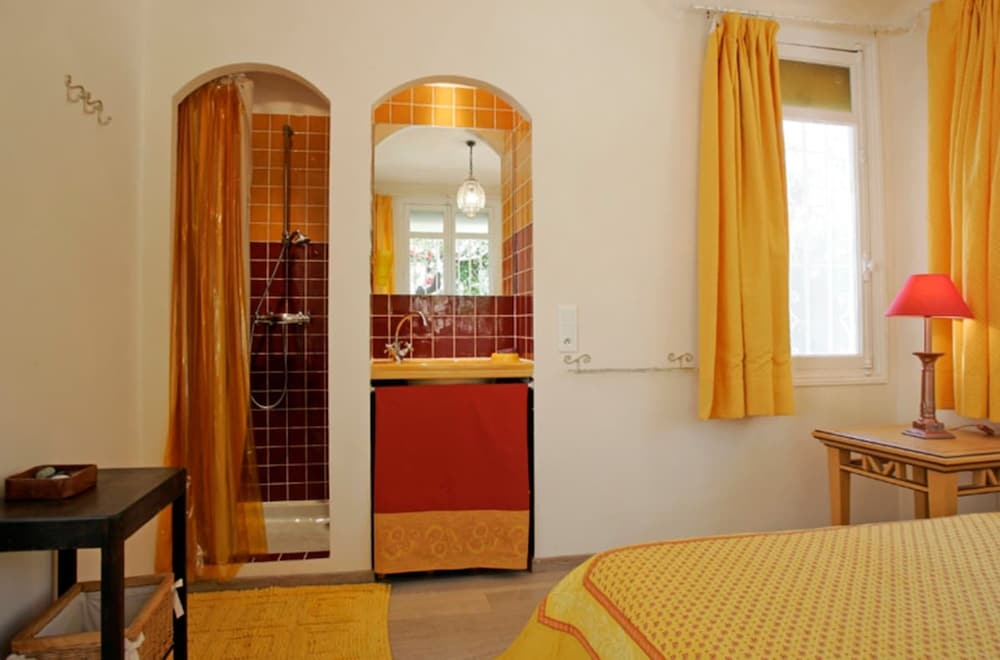 Private Beach Villa sea View - Th Oule sur mer