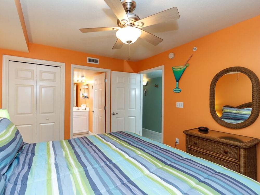 Pelican Isle 402 - Chasing the Sun