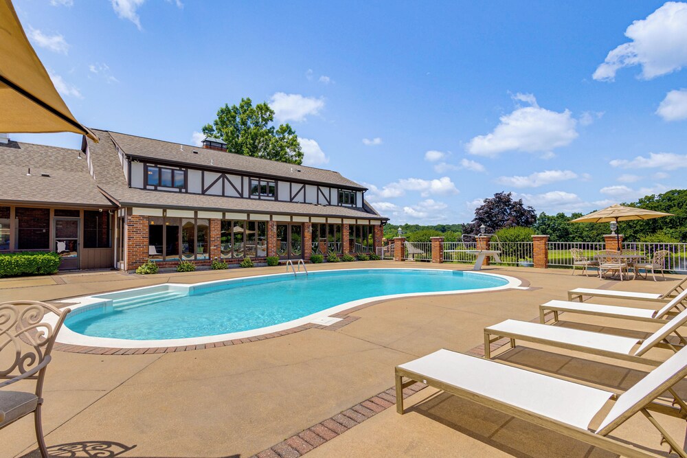 Pool, Lake & Patio: Sweeping De Soto Estate