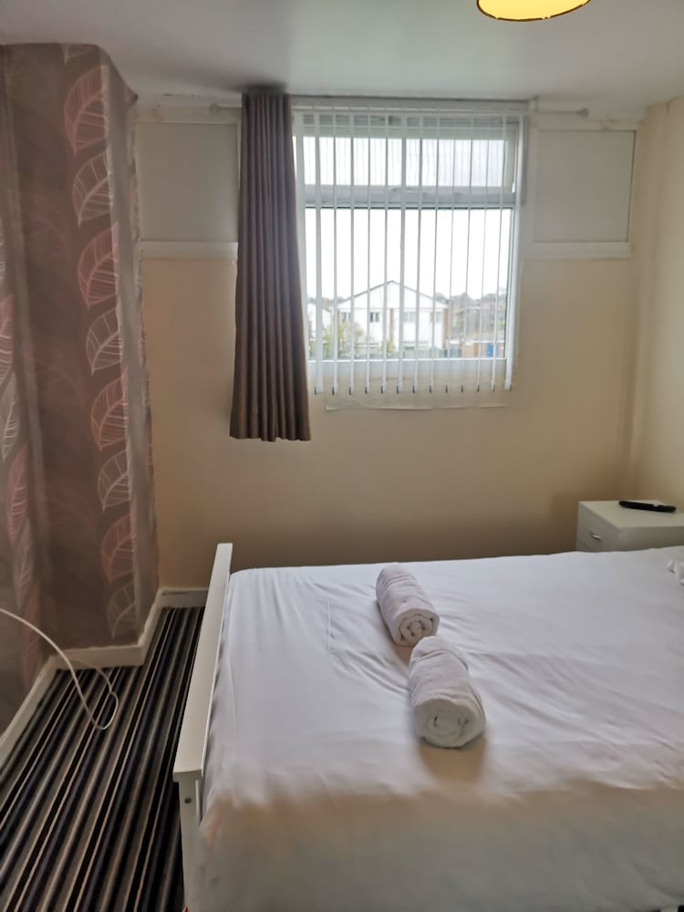 South Shields Vacations - Shielded Serenity King Suite - Property Image 4