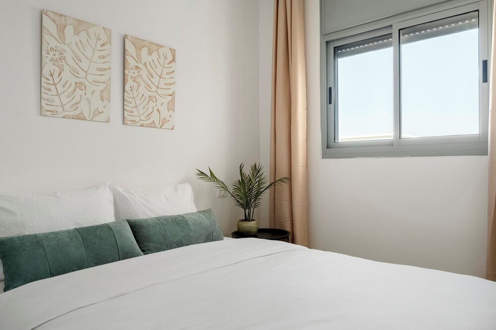 Sea View Beach Penthouse by Sea N' Rent