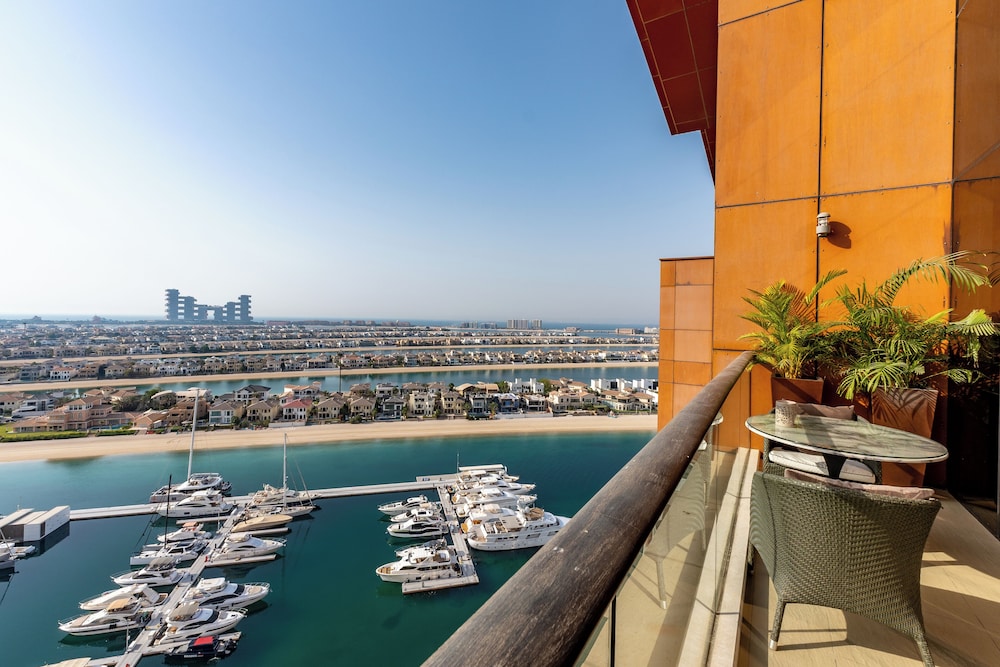 Tiara Residences - Mint Stay