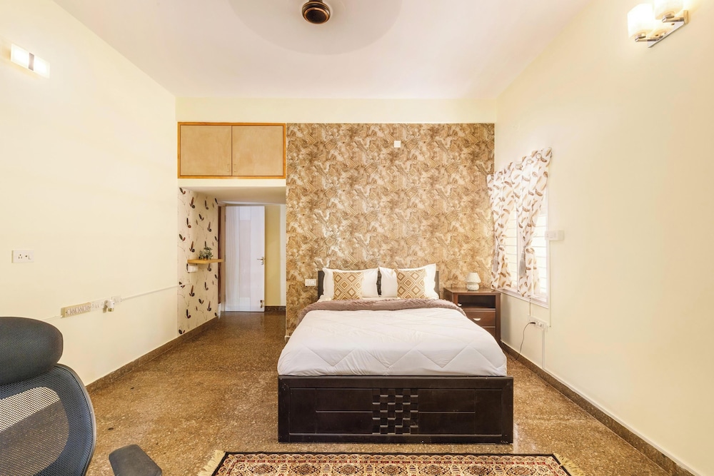 Cedar Wood Villa by Redolive