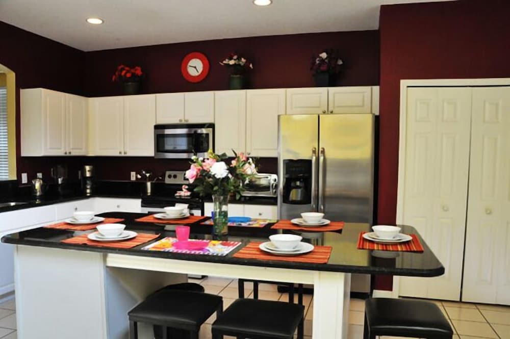 Lake Berkley - 7 Bed 5 Baths Villa - Image 5