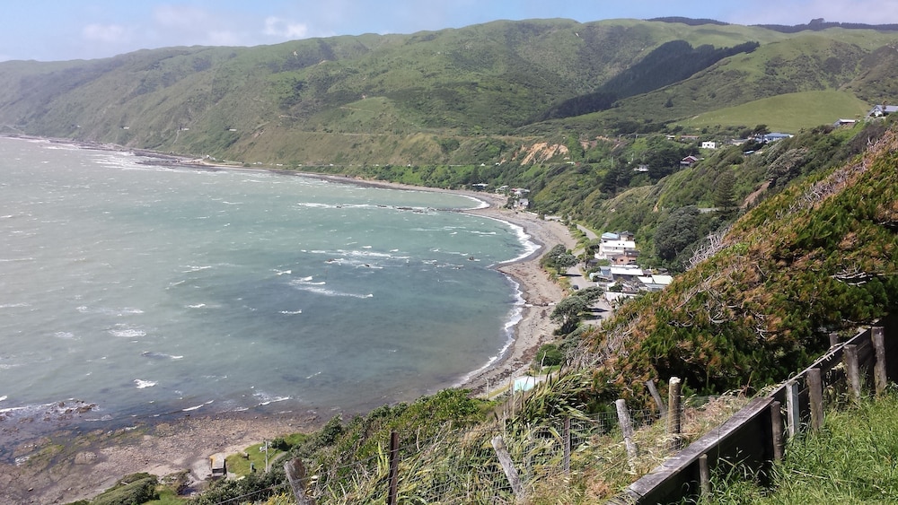 Kapiti Waves Beach Retreat
