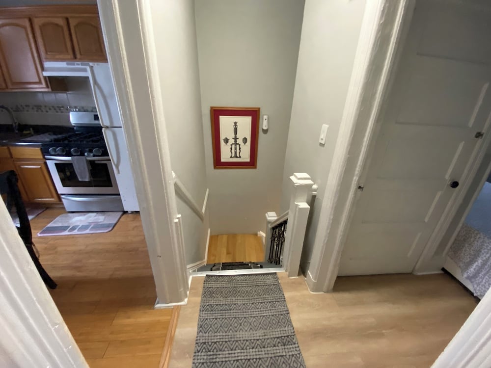 Charming 2 Bedrooms apt One Step to NYC