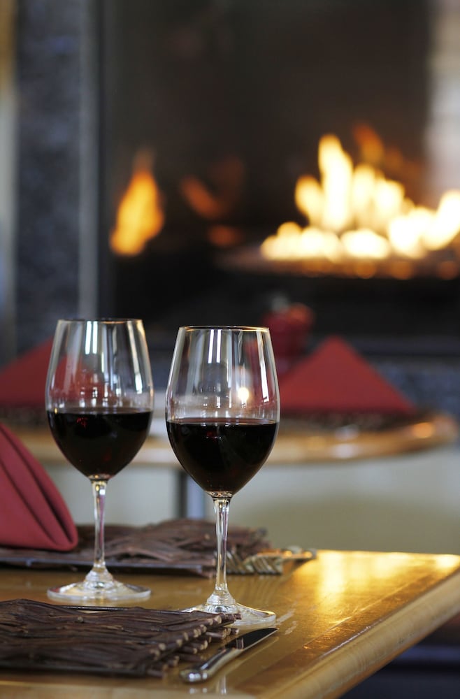 Niagara-on-the-Lake Vacations - The Shaw Club Hotel - Property Image 5