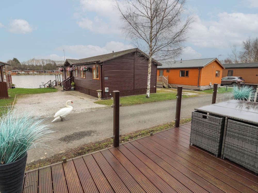 Lakeside 18