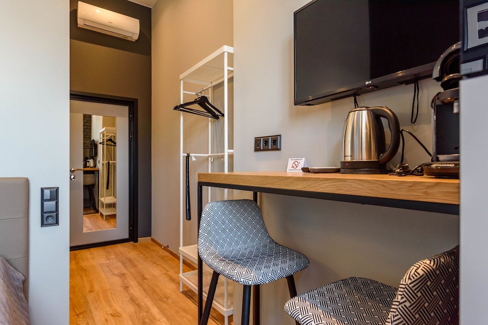 Apart104 Center view 3