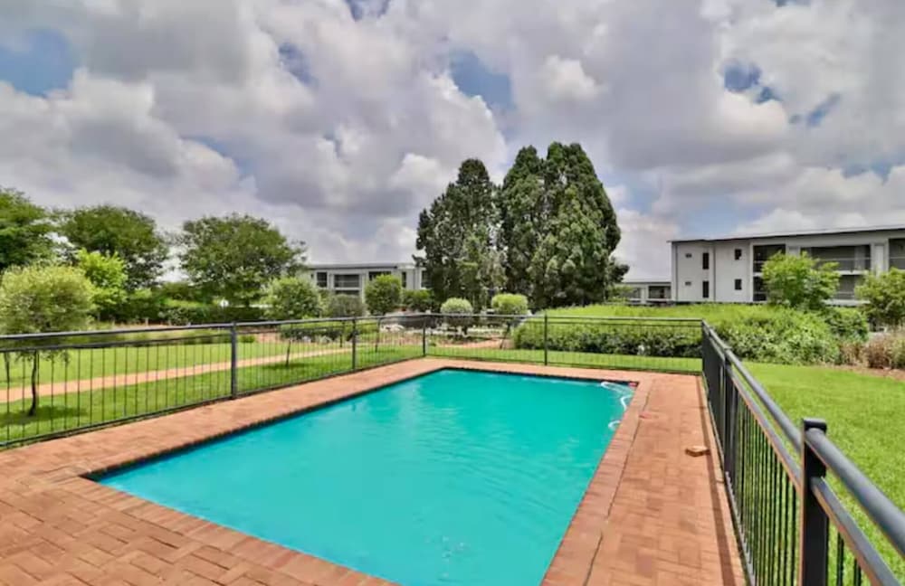 2 Bed in Gorgeous Golf Estate