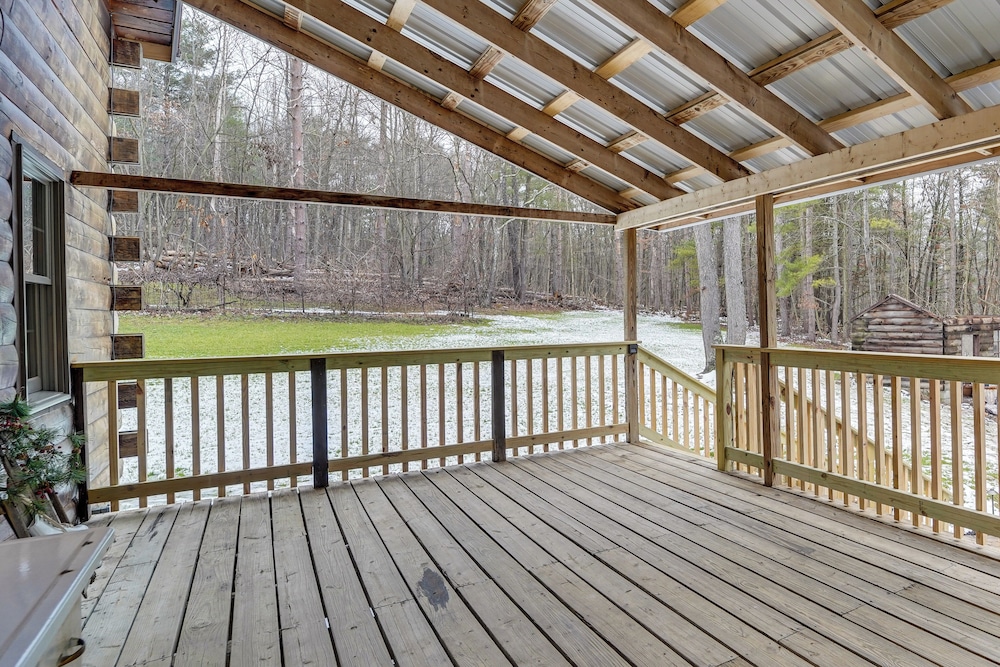 Family-friendly Tyrone Cabin w/ Deck Near Hiking
