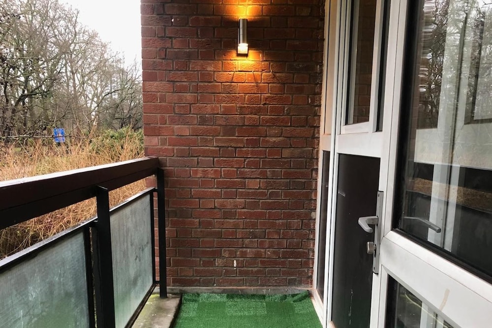 1 Bed-park View-balcony-wifi-pet Friendly