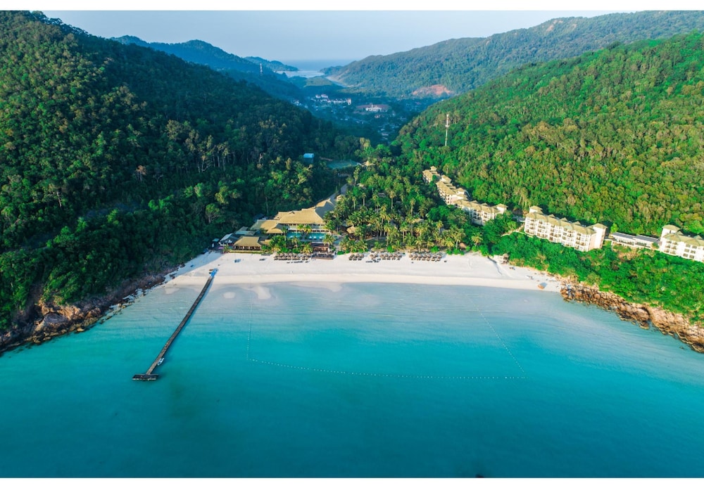 The Taaras Beach & Spa Resort 1