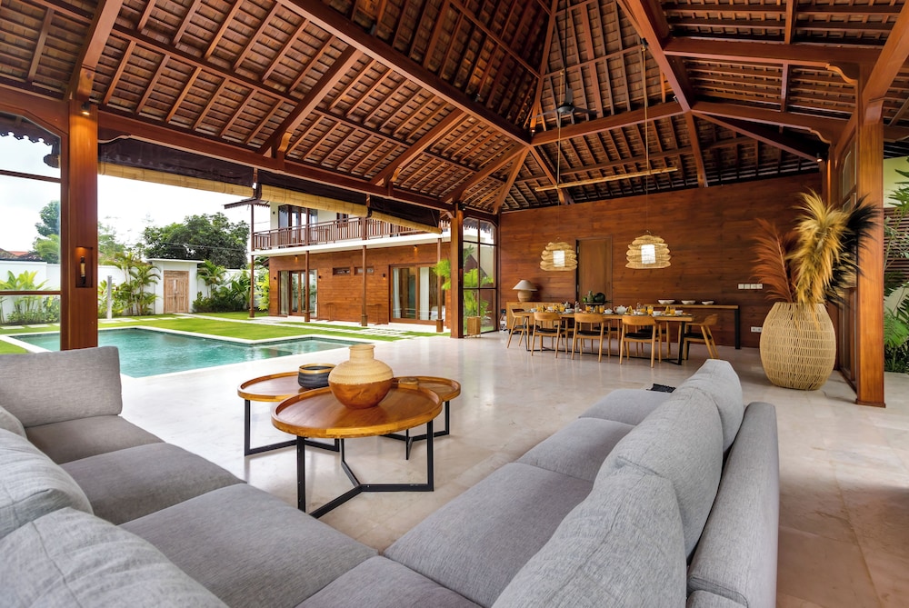 Alea Estate by Villa Finder