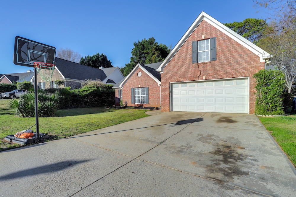 Close to Shopping: Pet-friendly Lawrenceville Home