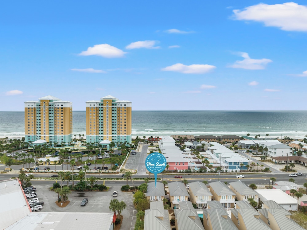 Escape to Sand Dollar Holler: Coastal Retreat, 3 Beds, 2.5 Baths, Sleeps 10!