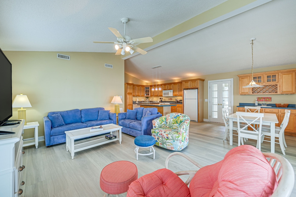 Chocowinity Waterfront Getaway w/ Boat Dock!