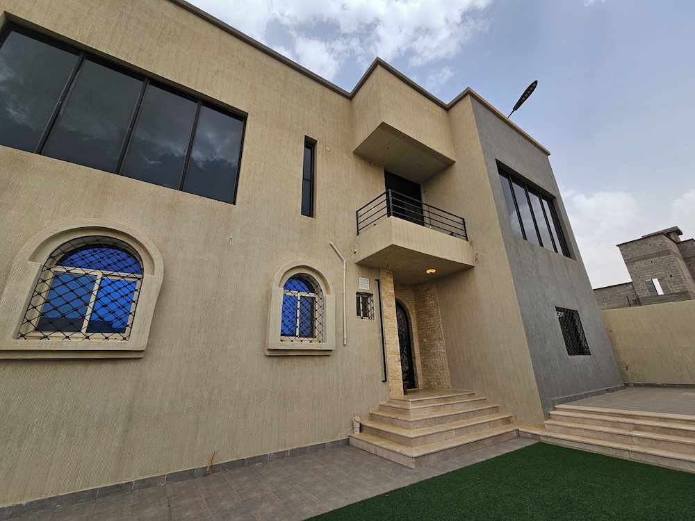 Private Studio at House in Bani Kabir view 4