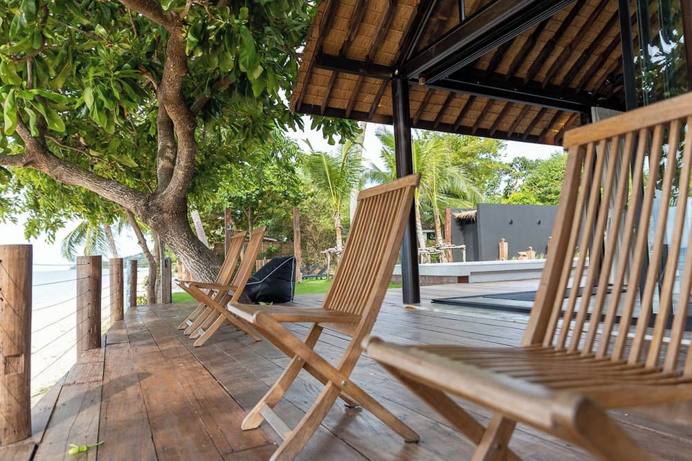 Kalamari Luxury Beach Front Villa